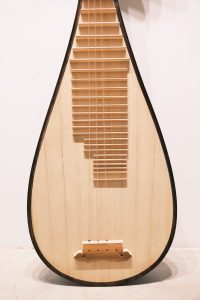 【琵琶】